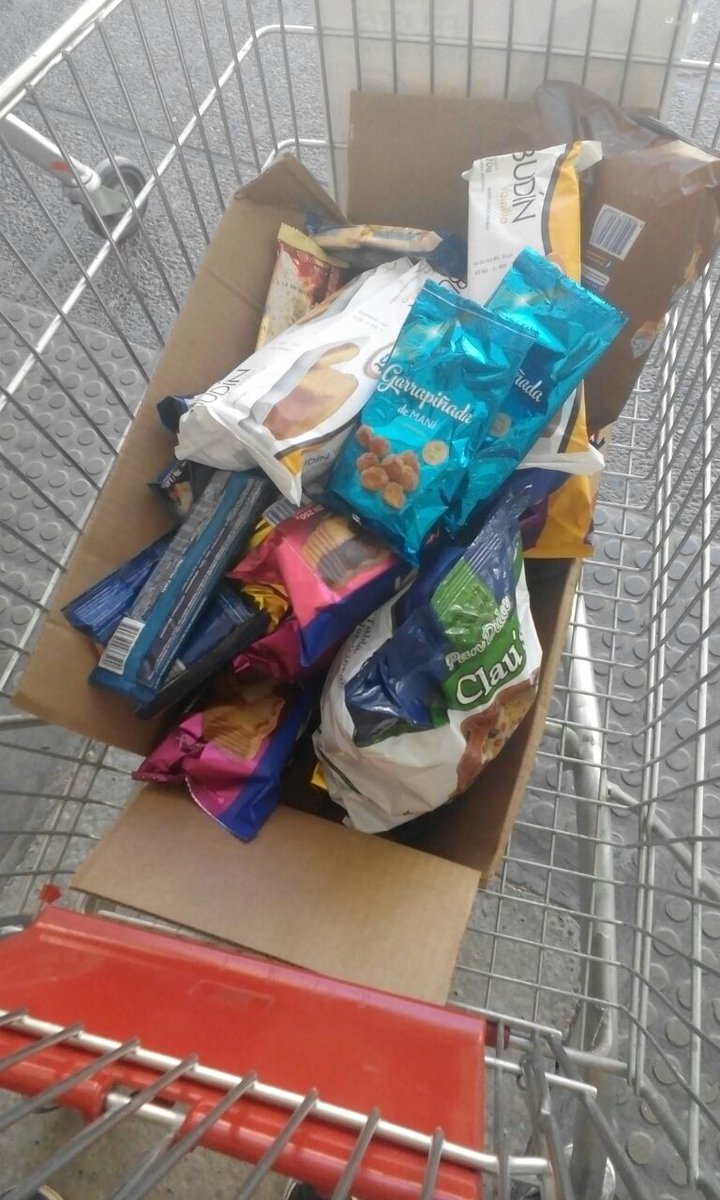 ClubLeoGralRoca's tweet photo. Resultados de las colectas de ayer y hoy al mediodía 😊❤ Sumate a esta campaña navideña para que otras familias puedan compartir de una dulce noche buena 🎅💕 https://t.co/E5kkjjsFqB