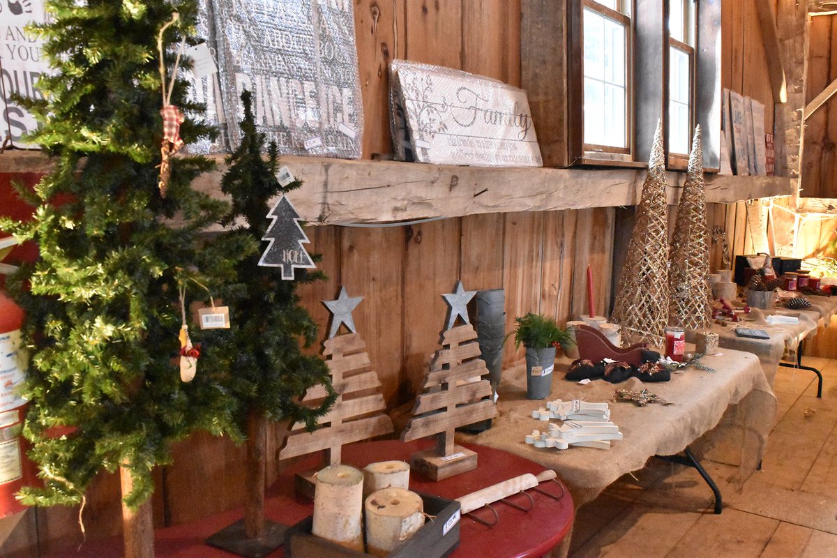 ElliottTreeFarm's tweet photo. We still have some beautiful last minute gifts available inside out Heritage Barn! #ChristmasGifts #HolidaySeason #ChristmasTreeFarm #ElliottTreeFarm https://t.co/1Unm7qchT3