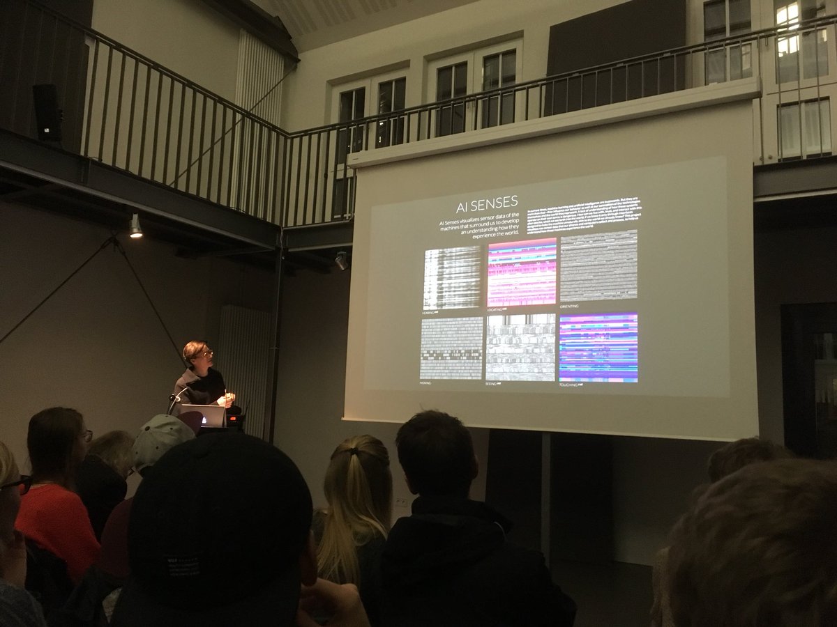 lennartwulf's tweet photo. Toller Vortrag zum Thema Wissens-Vermittlung durch #Design. Dank an @kimay @TomDuscher #DesigninSH https://t.co/QybnLwTMY2