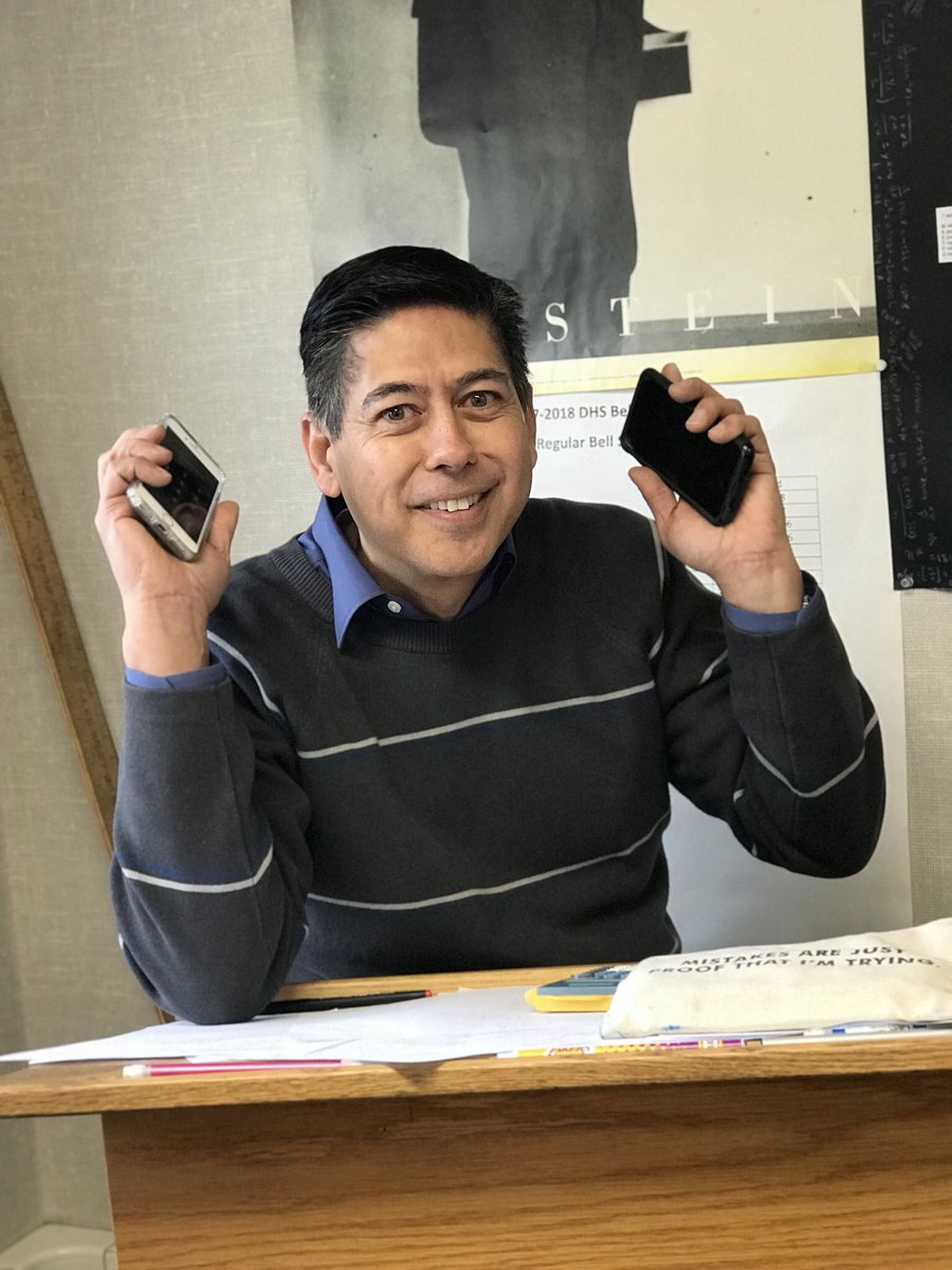 quotesmrg's tweet photo. G got 2 phones.... u kno what for 📱💸 https://t.co/aeH0PmUxs2