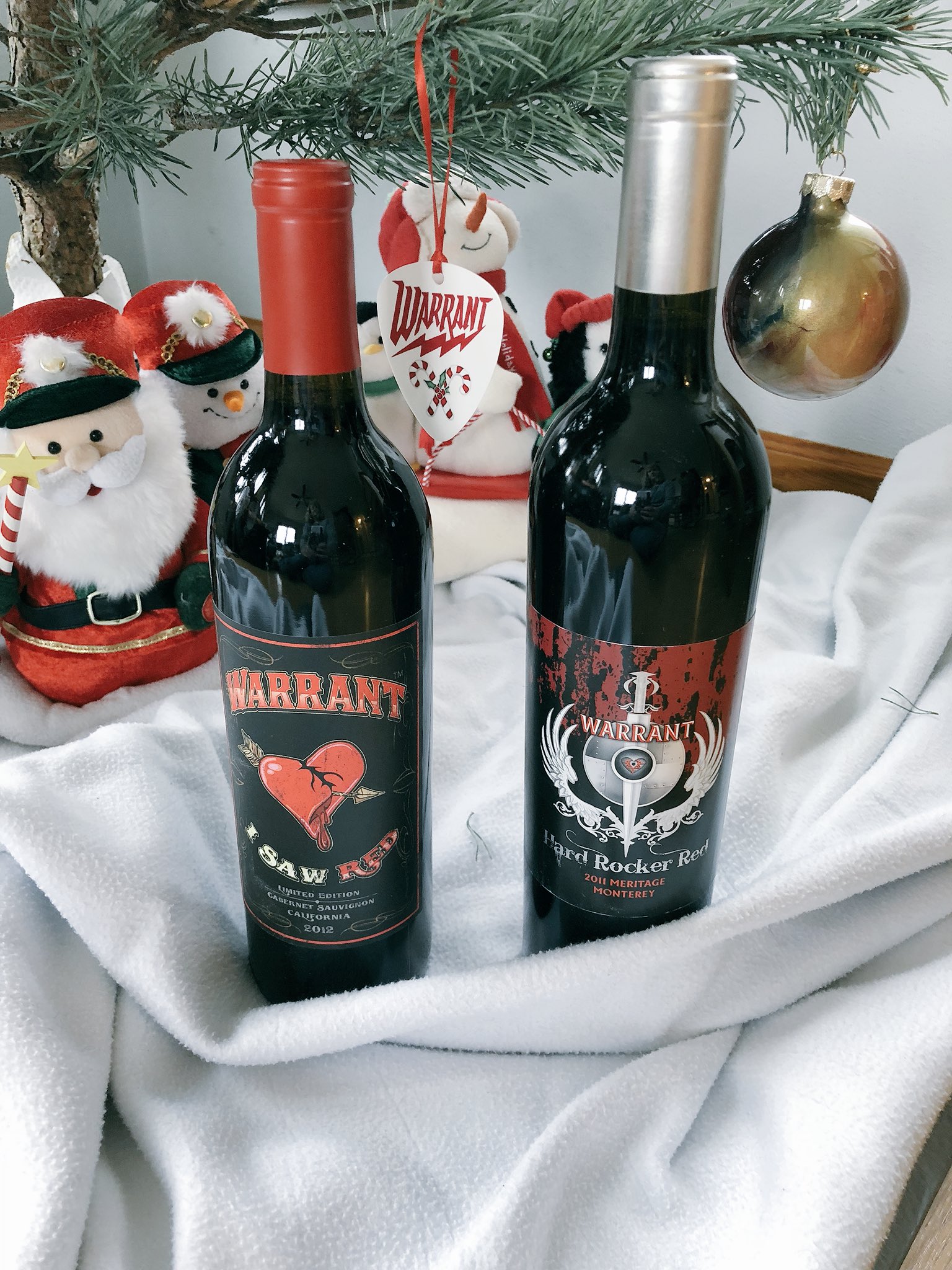 krysti farnam on Twitter: "Merry Christmas to me! Erik Turner @warrantrocks has a line of wines thru #southcoastwinery that I've wanted to try so I bought myself a gift! #isawred #rockerred 🎀💖