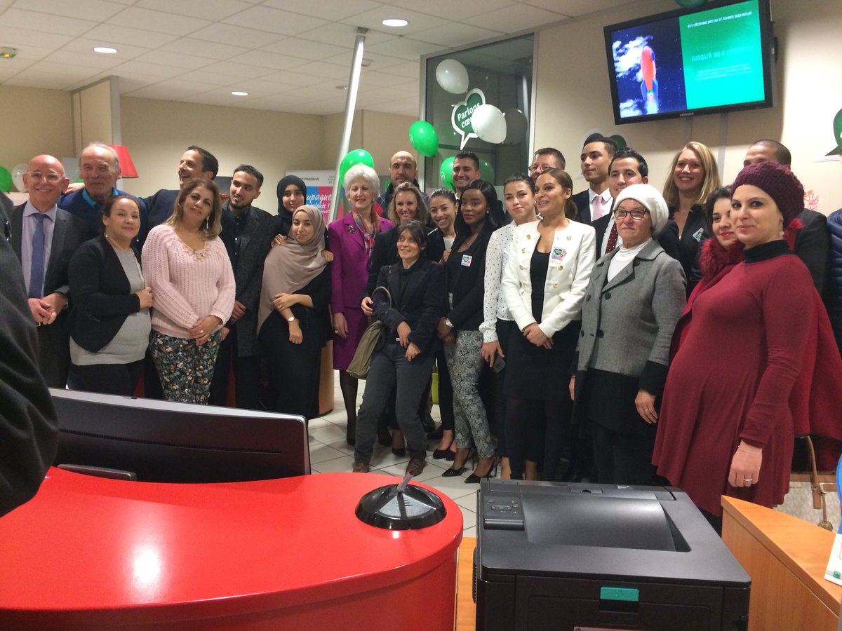 CoudrayXv's tweet photo. @BNPParibas #parlonscoeur Très heureux d’accueillir dans notre agence de Montreuil des associations dont l’action est si utile dans le quotidien des habitants de nos villes ! Des connexions porteuses avec certains de nos clients ! Merci à @mccapobianco pour sa visite ! #drridf https://t.co/j70EHKMD1U