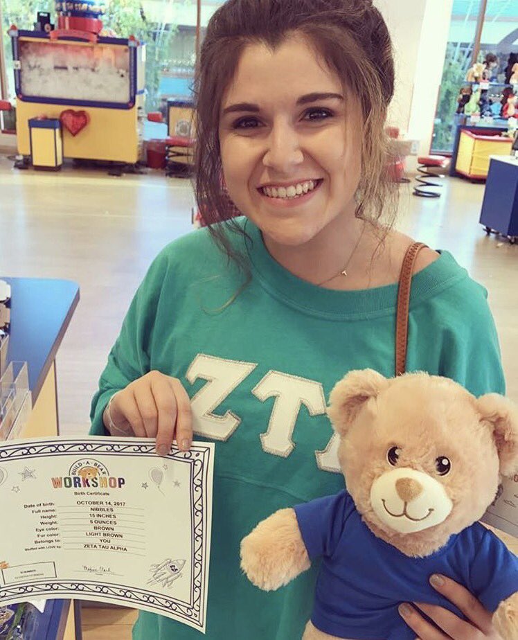 CSULBZTA's tweet photo. Happy birthday to our beautiful treasurer Tori! We can't thank you enough for helping our chapter stay on top of our budgets this year! 💸 https://t.co/oeI5Lbhde3