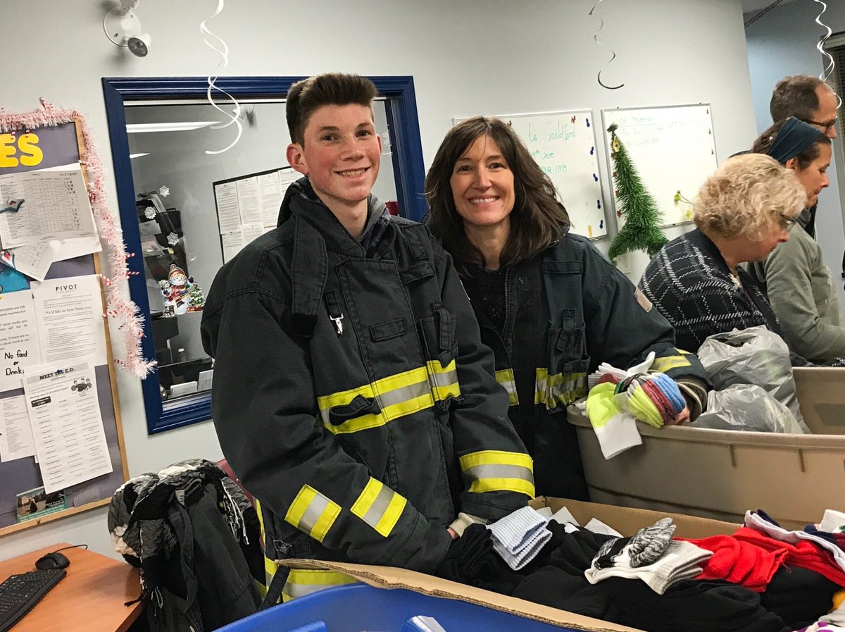 yourcitysports's tweet photo. Yesterday YCS took part in an evening of serving the homeless with the @Local1271 - including chili, hot chocolate, clothing, socks and toques! Thanks to @VolleyballBC, Force Volleyball Club, @ElementVC &amp; @SeasideVBall we were able to donate 460 pairs of socks. AMAZING! https://t.co/mTsOsbPmBg