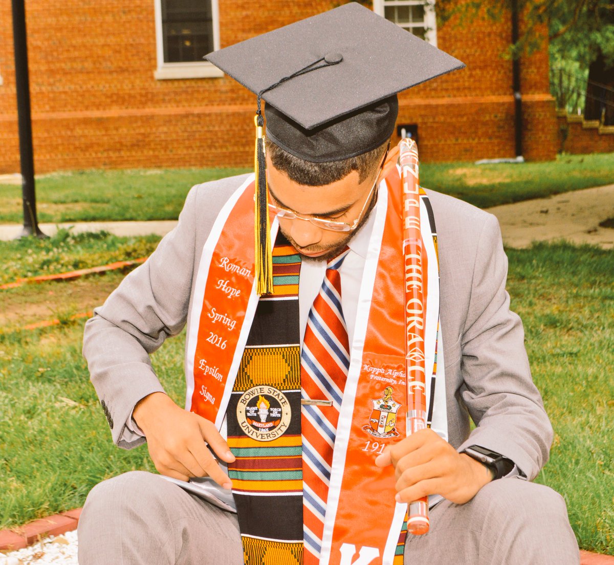 RomieRomeeee's tweet photo. 2017 brought me so many Blessings. If I had to summarize it into 4 moments, this would be my #2017Summary
1️⃣ Becoming a Prophyte
2️⃣ Graduating w/ a Comp. Science Degree
3️⃣ Being hired by Microsoft
4️⃣ Moving into my 1st Apt. https://t.co/EiALBam3jx