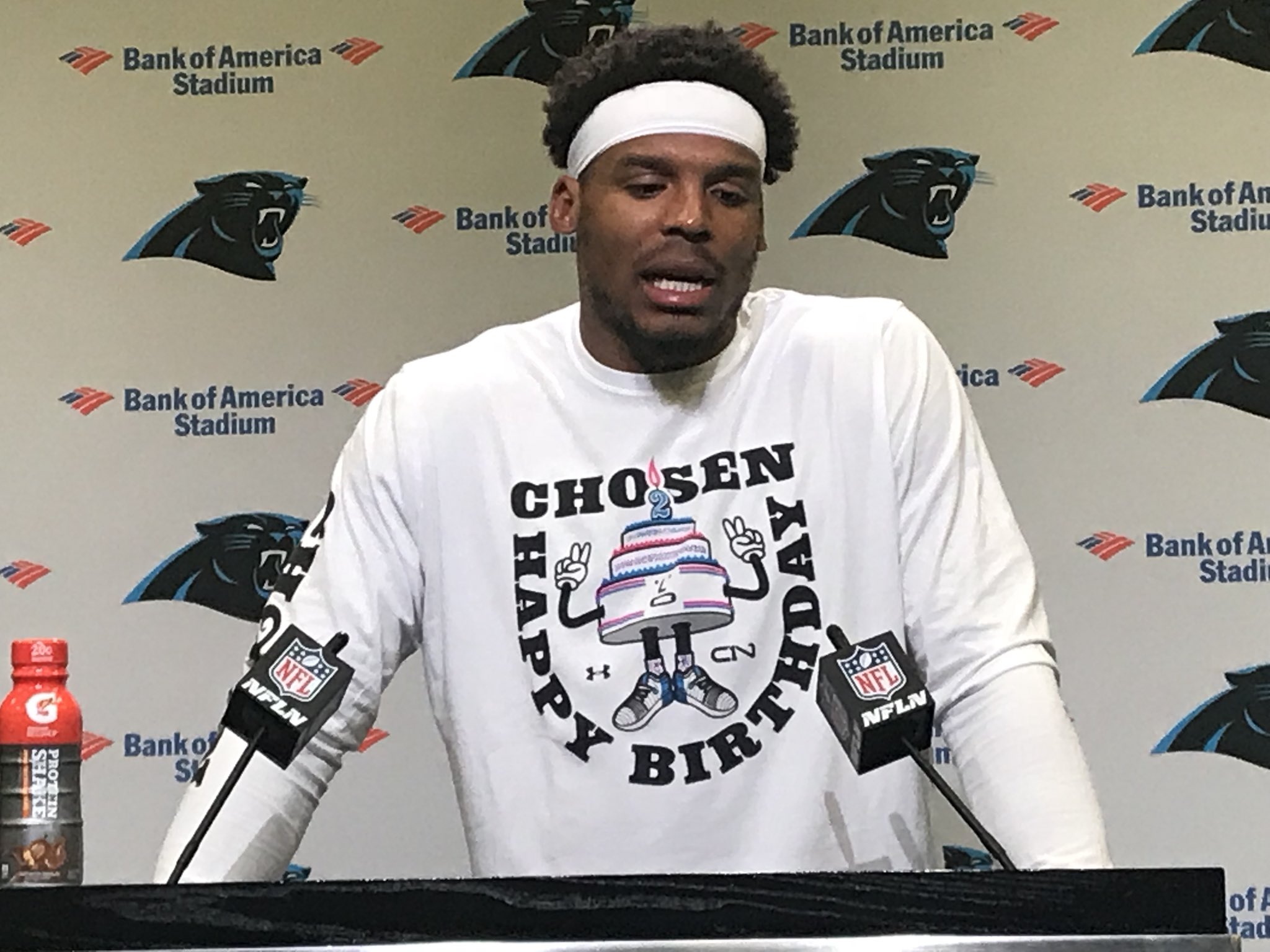 DRgo83aVwAICG7p.jpg:large