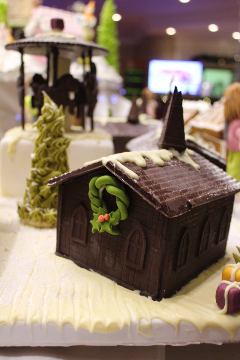 Saw this super cute Christmas display, Can"t believe its entirely edible and took nearly 6 weeks to build!