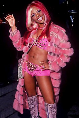 HopkinsHarlem's tweet photo. #ThrowbackMusicVideo Lil’ Kim [@LilKim] - No Matter What They Say #Str8Dope #HARLEM #TheRealestThatEverRuleInErthang #MustWatch #StreamLiveAt https://t.co/PmToRXPTvf via vevo https://t.co/h7CStY6sTS