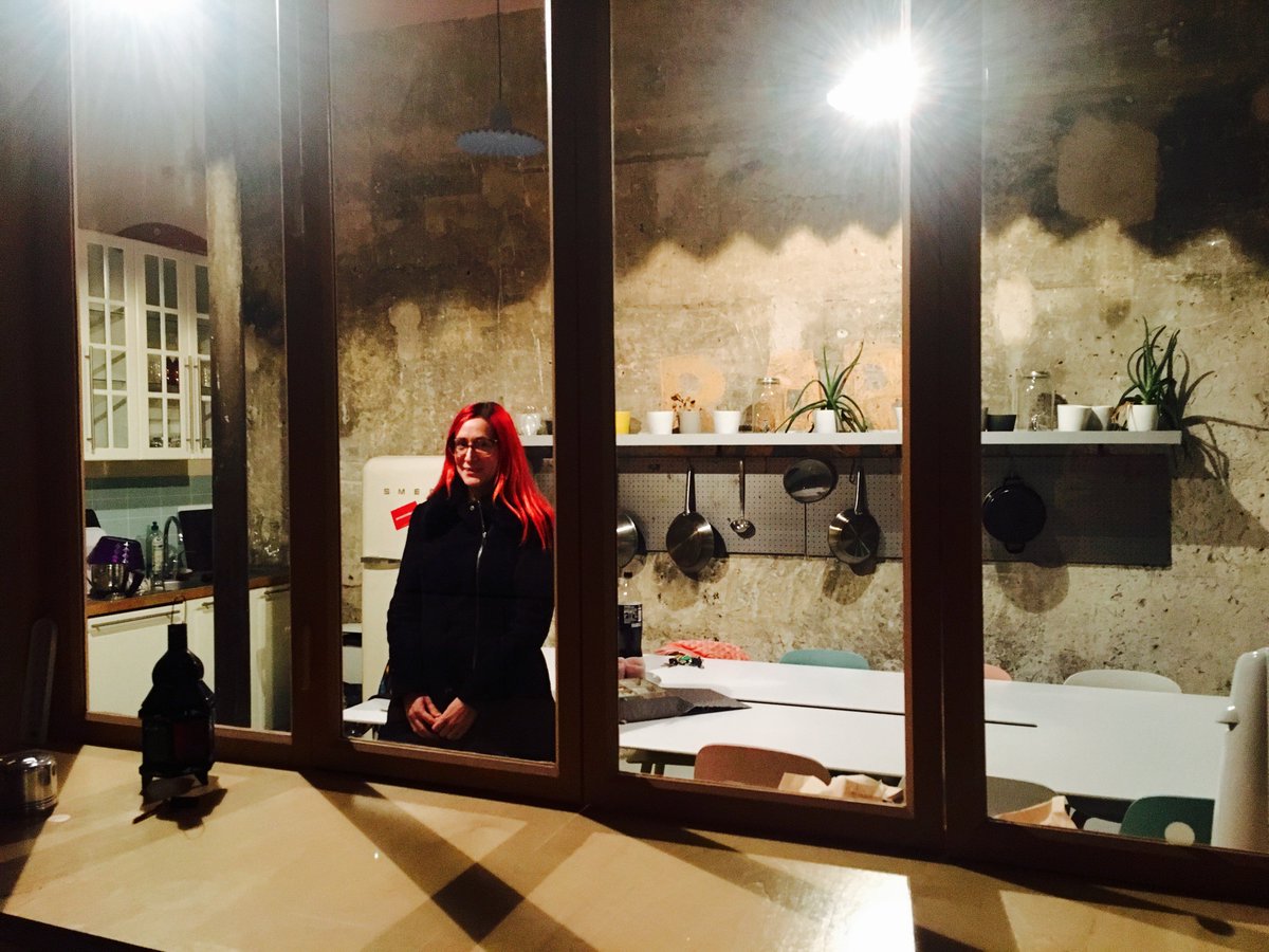 Au revoir, <a href="/CoworkCreche/">CoworkCrèche</a> magnifique projet. 
Merci pour les moments de travail, d'émotion et de rires vécus ici avec <a href="/Maman_Travaille/">MamanTravaille</a> et d'autres.
Merci à Muriel @merebordel de nous inspirer autant par son audace, sa créativité, sa bienveillance et sa droiture. A vite, ailleurs.