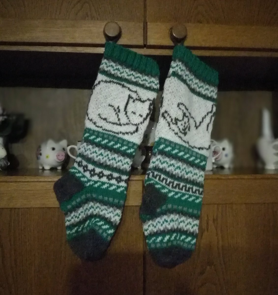GigiSantasSocks's tweet photo. Today I finished the second sleepy kitty here and I started the one with the sheep, but it's weird looking, I'm going to redo that small sheep. It looks like it's the rear view 😁
#knitfail #etsy #ravelry #knitsheep https://t.co/sAg89MdPUZ