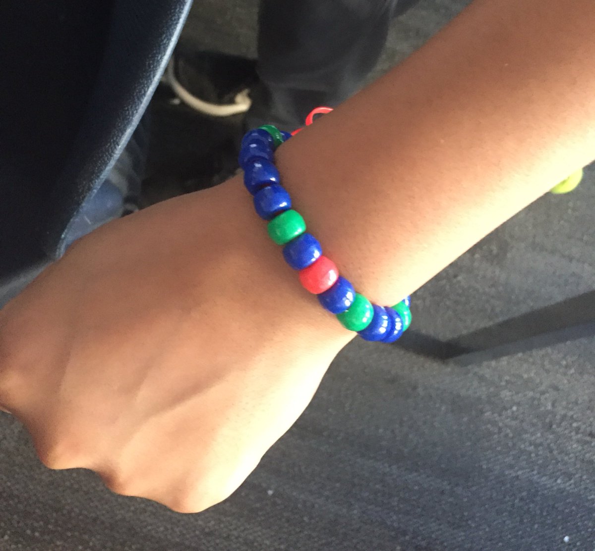 osalvas's tweet photo. Making Holiday Binary Bracelets today! #vsblearns #bced #coding #lecolebilingue #div2leb https://t.co/6dfZvpuQGc