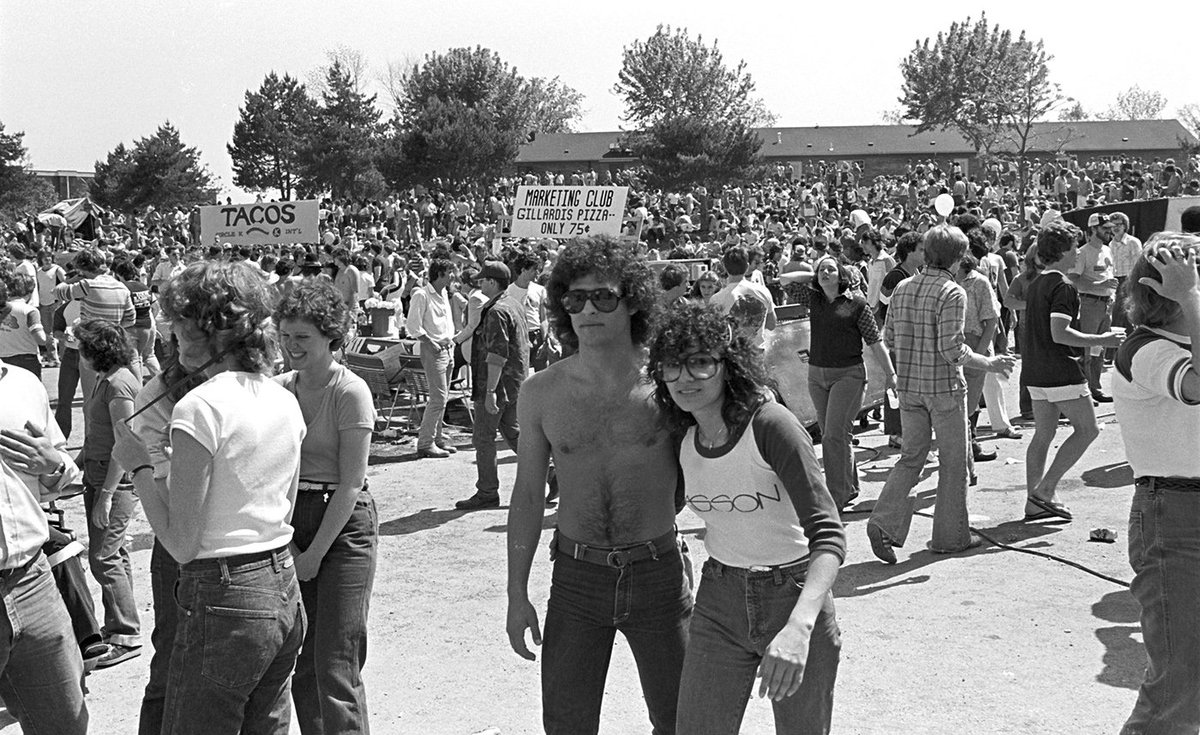 WrightStateNews's tweet photo. #WrightState50: Wright State began to shine in the 1980s, winning awards in various areas as well as creating its first mascot and writing its Alma Mater https://t.co/VHad2ns7cY https://t.co/5cB0uWFfTv