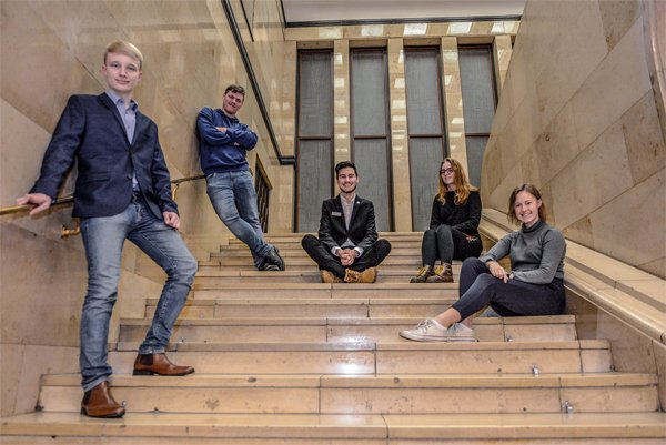 Der frischgewählte #JungeRat in #Kiel hat sich konstituiert und einen neuen Vorstand gewählt. Mehr dazu auf kiel.de: is.gd/KapiCG