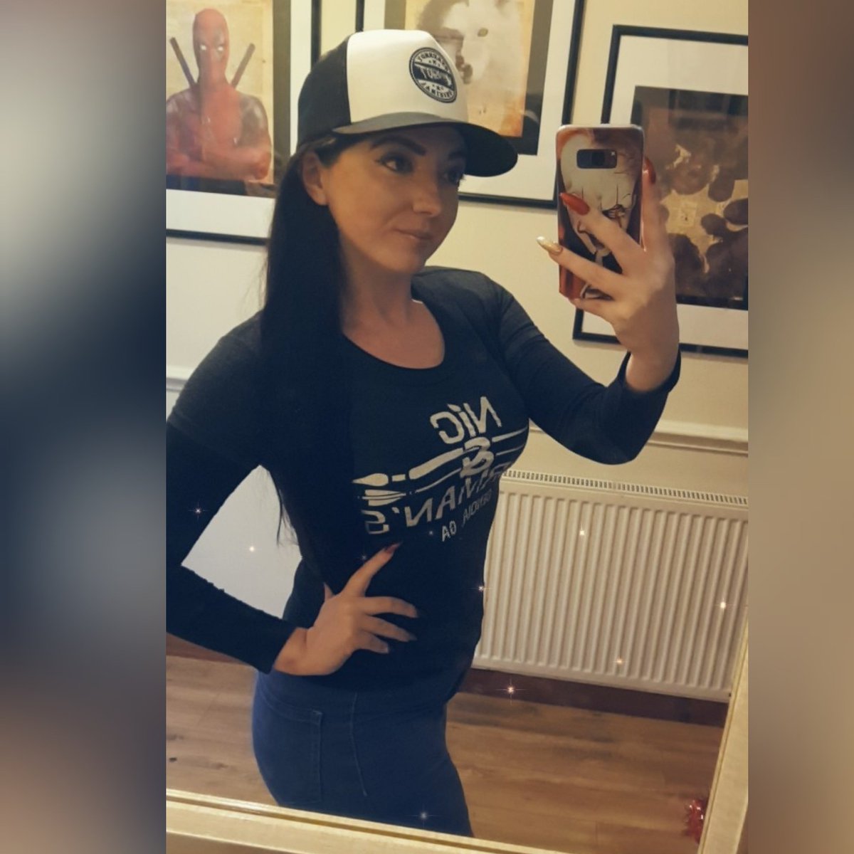 Miss_woods21's tweet photo. Reppin' @HeadshotHQ snapback and @nicandnormans tee today 👊 #bodypositivity #bodyposi https://t.co/Md6hoxEZic