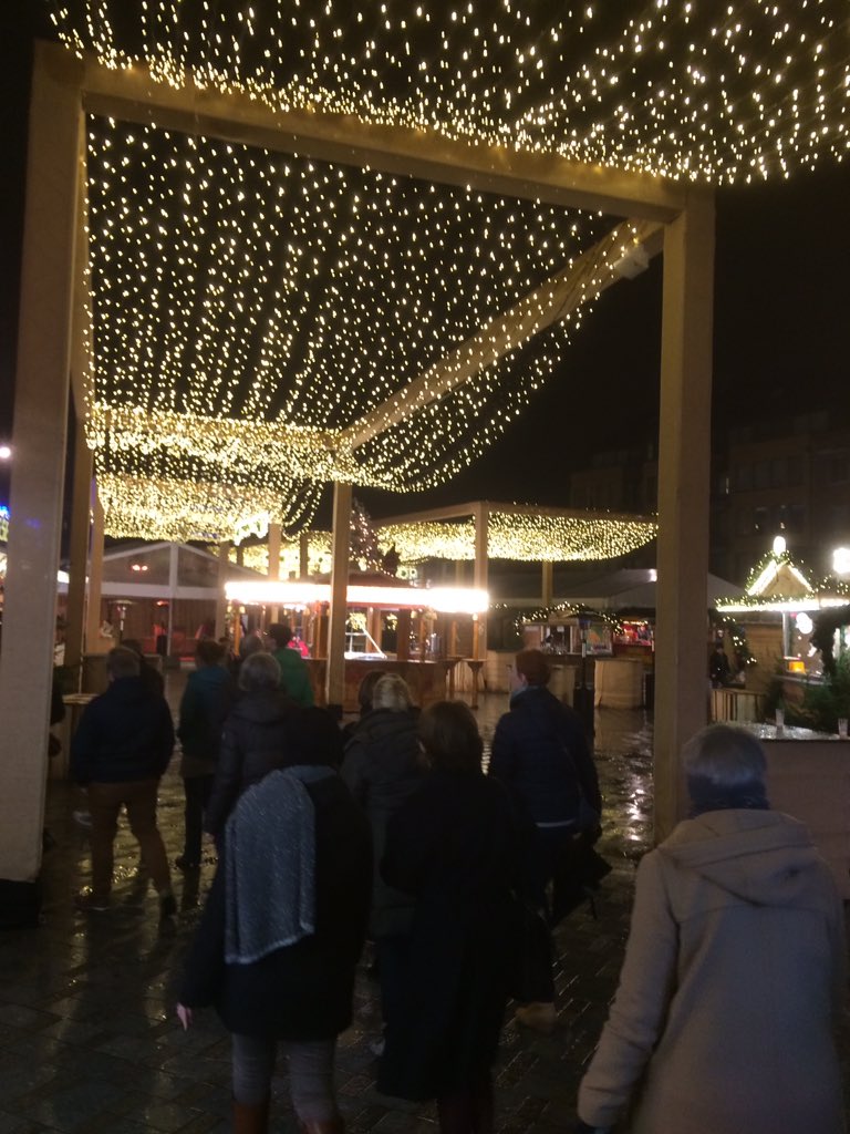 alen_peter's tweet photo. Tijd voor #ontspanning met de unit #technologie #kerstfeest #diner #wearegeel #ThomasMore https://t.co/ZQ1OU7u45o
