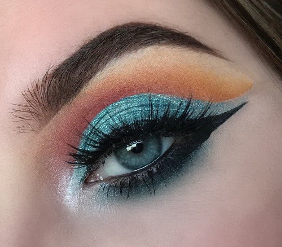 Makeup artist Anya Weedon wearing our 'Mod Perfect Liner' and the 'Purple Haze 4-Stack Shimmer'-isn't this gorgeous?!?!?   bellaterracosmetics.com