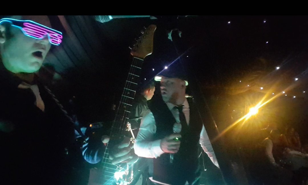 Last chance for a Christmas knees up with us this FRIDAY <a href="/thegeorgenewent/">The George Hotel</a> 
Free admission!
See you at the bar! 😎😎😎