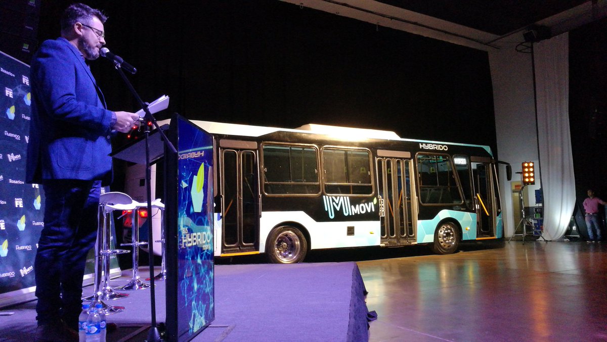 agus_badaloni's tweet photo. Primer prototipo de Bus Hybrido diseñado, implementando y próximo a entrar en funcionamiento en #Rosario! Las ideas se escuchan, se trabajan en equipo y se implementan! Triple impacto social, ambiental y económico. Orgullosa de #Rosario #CiudadSustentable! #InnovaRosario https://t.co/w9BpTGdHWb