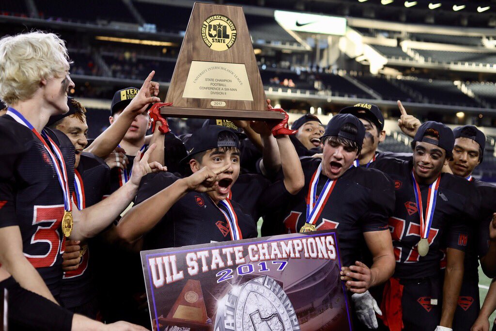 texashsfootball's tweet photo. Champs. #Strawn. #UILState https://t.co/tRltBoN7MJ