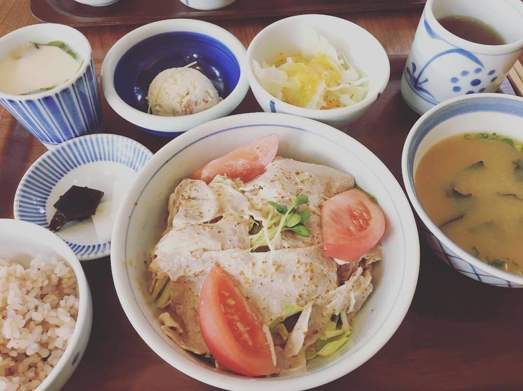 グルメガイドおかやま 城下カフェ T Co Lmlrptg5 おかやまグルメ 岡山グルメ 城下 カフェ カフェ ランチ 岡山駅 城下駅 岡山市 岡山市北区 表町 しゃぶしゃぶサラダ 定食 カフェ巡り 岡山カフェ巡り 岡山ランチ おしゃれカフェ