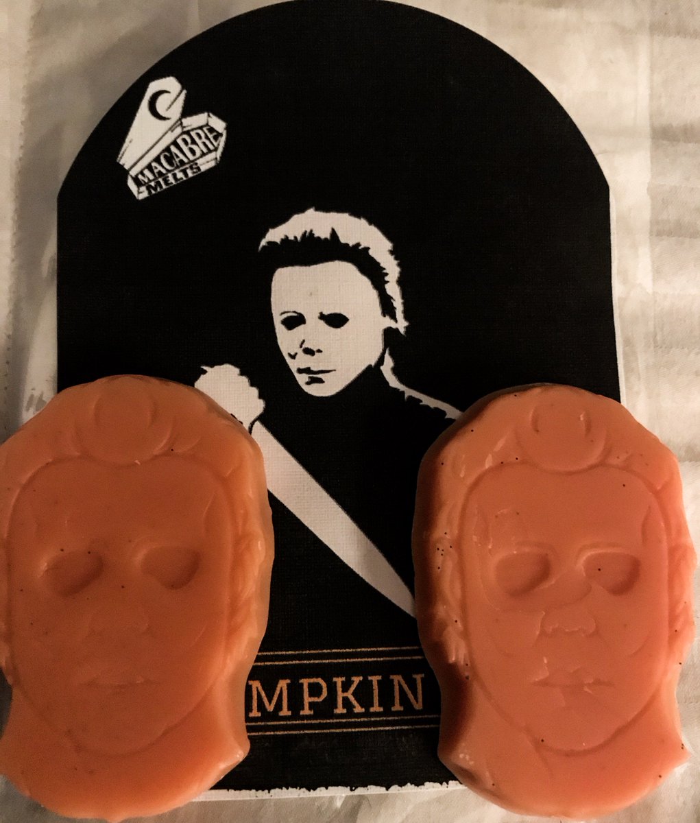 macabre_melts's tweet photo. Both of these products will be up in the store on Friday! The Myers ones consist of our custom-made scent of autumn leaves and pumpkin. Killer Klowns ones are as shown... a badass cotton candy scent. 🙂 shop link in profile. 🙂🎃🙌 #Horrorcandles #michaelmyers #waxmelts https://t.co/wf8PbFxH49