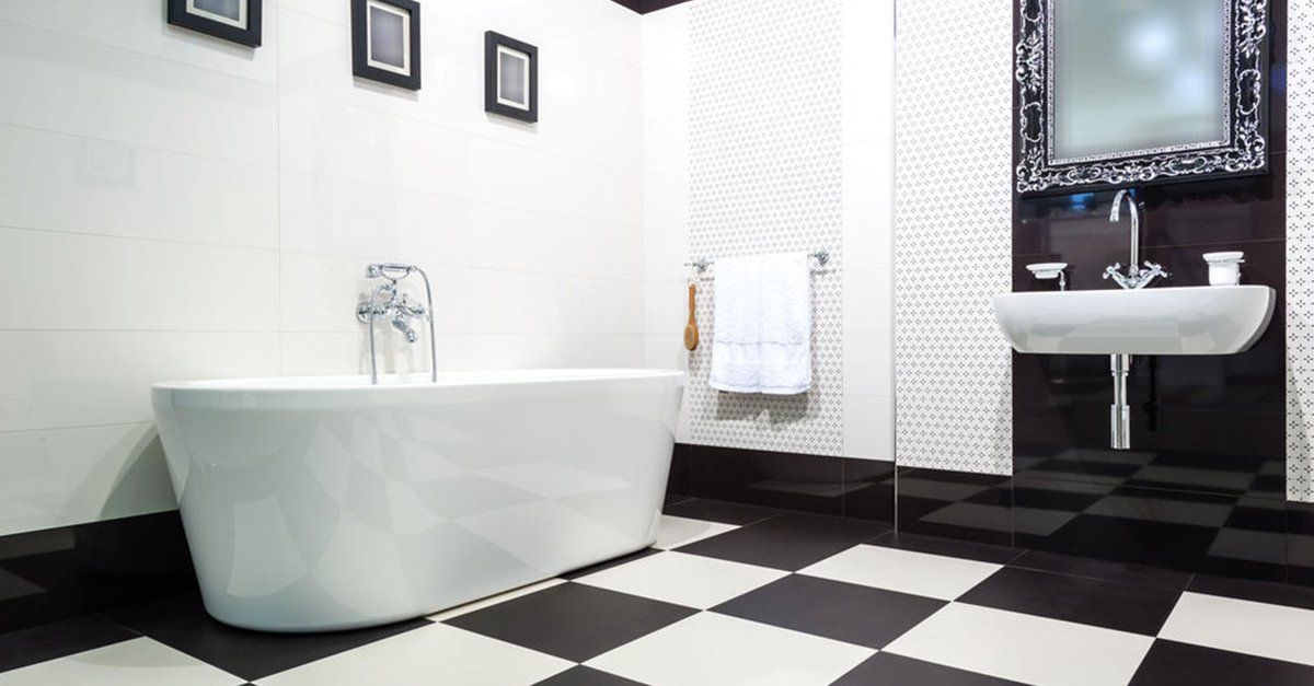 FactoryTile's tweet image. Just because it’s a timeless combination, doesn’t mean that you have to choose to install them in a predictable way! There are endless options to give black and white tiles a modern twist. ⬛️⬜️👌 blog.factorytiledepot.ca/2017/12/black-… #TilingWork #InteriorDesign