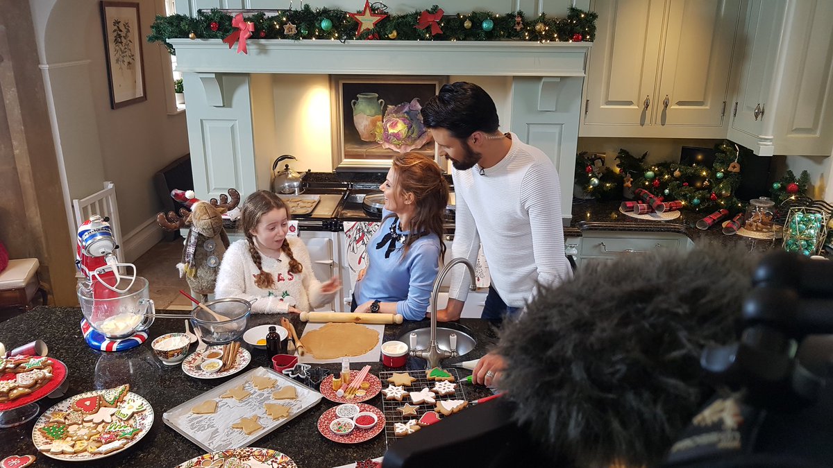 A fab, if not tiring live 3 camera OB today from Oxfordshire for ITV TM. <a href="/tweet_petew/">Peter</a> on principle camera. <a href="/audiooxide/">Steve Hoy</a> on sound &amp; <a href="/lewis_wrighty/">Lewis Wright</a> on the buttons.