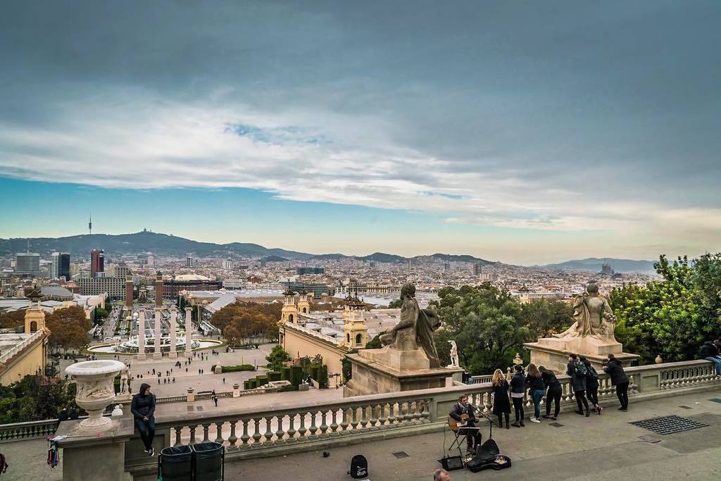 Barcelona mola, i la seva gent encara més j.mp/2oU1D86
