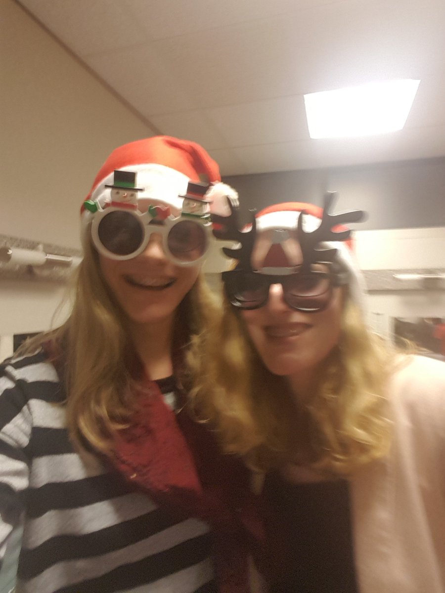 ingedevries88's tweet photo. Go incognito! #kerstconcert @DeTamboer https://t.co/JZpAcXbDfr