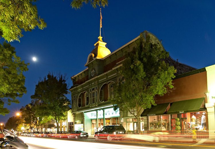 StHelenaCA's tweet photo. 10 of the Most Picturesque Tiny Towns in Northern California and #StHelena made the list! https://t.co/G3tyyqrr2Z  #MyStHelena https://t.co/QPD3bXX4Rw