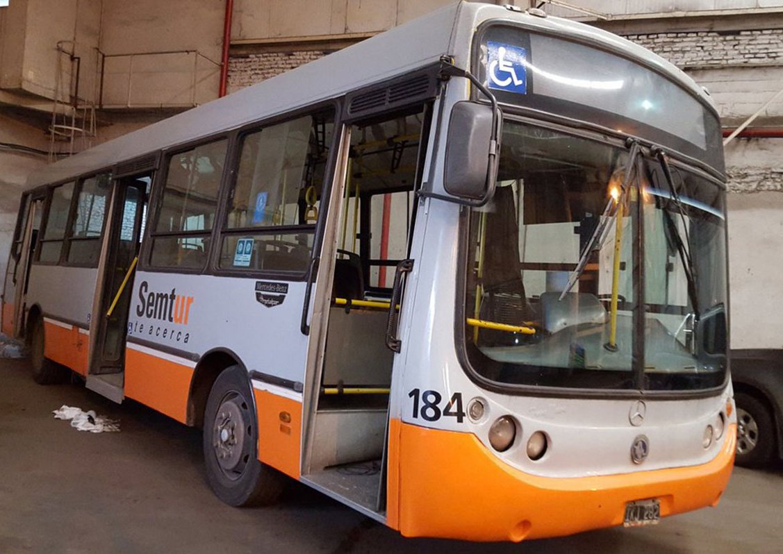 LaTecnoFM's tweet photo. #Ahora: @rigobisso comenta la presentación del primer bus híbrido de Latinoamérica, en Rosario, por el aire de #ElOrigenDeLosTiempos. cc: @segovianicolas @PaatoBarrio FM 88.3 https://t.co/Fx3z6iVY5R https://t.co/1kRjJAZGjM