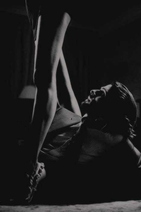 Mulheres sedutoras levam no rastro da sua beleza milhões de olhares grudados na vontade de amá-las e possuí-las.