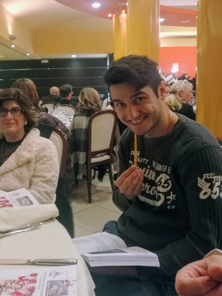roykamsi's tweet photo. Il #panicoesami permette di simulare aule studio improvvisate, pur di coprire i tempi vuoti 😓 #atutticosti https://t.co/eHjSBHCNqW