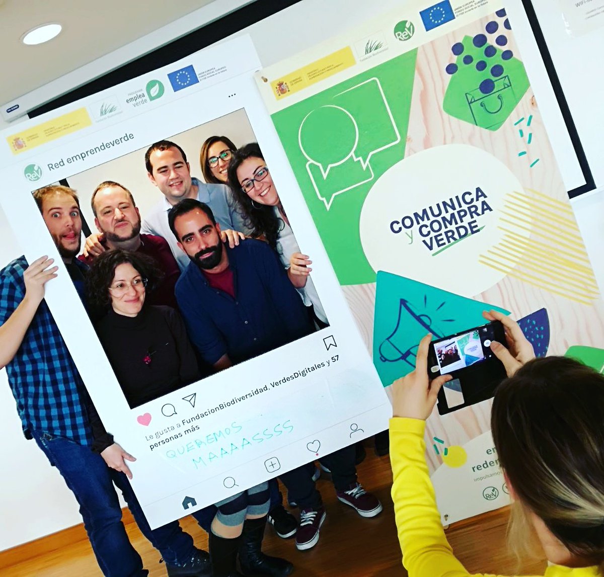 JorgeAguileraES's tweet photo. Propuesta de valor: @verdesdigitales + @emprendeverde + @fundacionbiodiversidad mejoran la vida de millones de personas a través del curso #ComunicayCompraVerde 😊👏👏👏 #propuestadevalor #leanCanvas #UnderGreen #formación #GRACIAS https://t.co/QaE8mkceGN