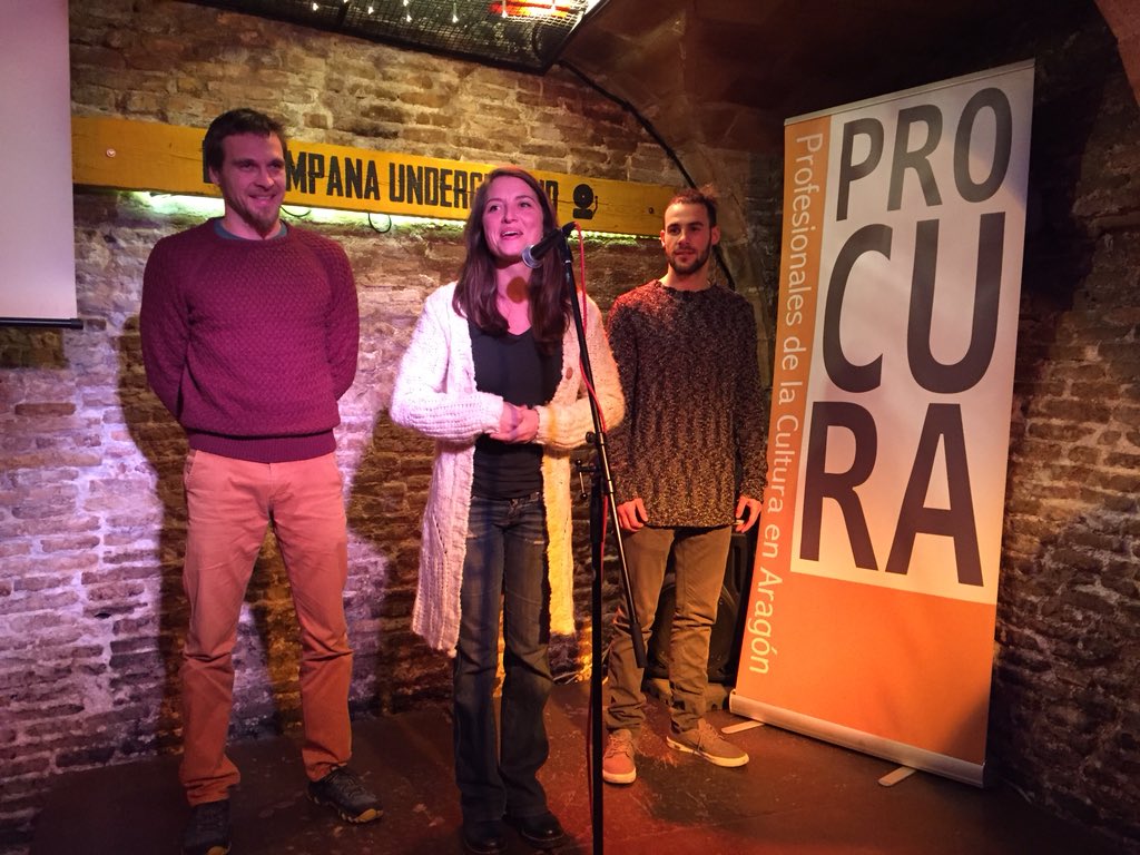 procuraragon's tweet photo. El premio PROCURA 2017 al mejor proyecto cultural desarrollado en Aragón este año ha recaído en el proyecto @CIRCOSOCIALZGZ. ¡Enhorabuena!. El premio ha sido realizado por Nuria Asenjo del proyecto #andardenones de @teadir_aragon https://t.co/a2hocoN722