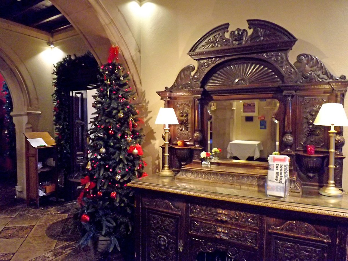 Thank you <a href="/BrownsoverHall/">BrownsoverHallHotel</a> for accommodating our head office staff, management team &amp; volunteers at New Directions (Rugby) Great #festivefood &amp; service #MidlandsHour Mulled wine &amp; #prosecco a real #FestiveSurprise2017