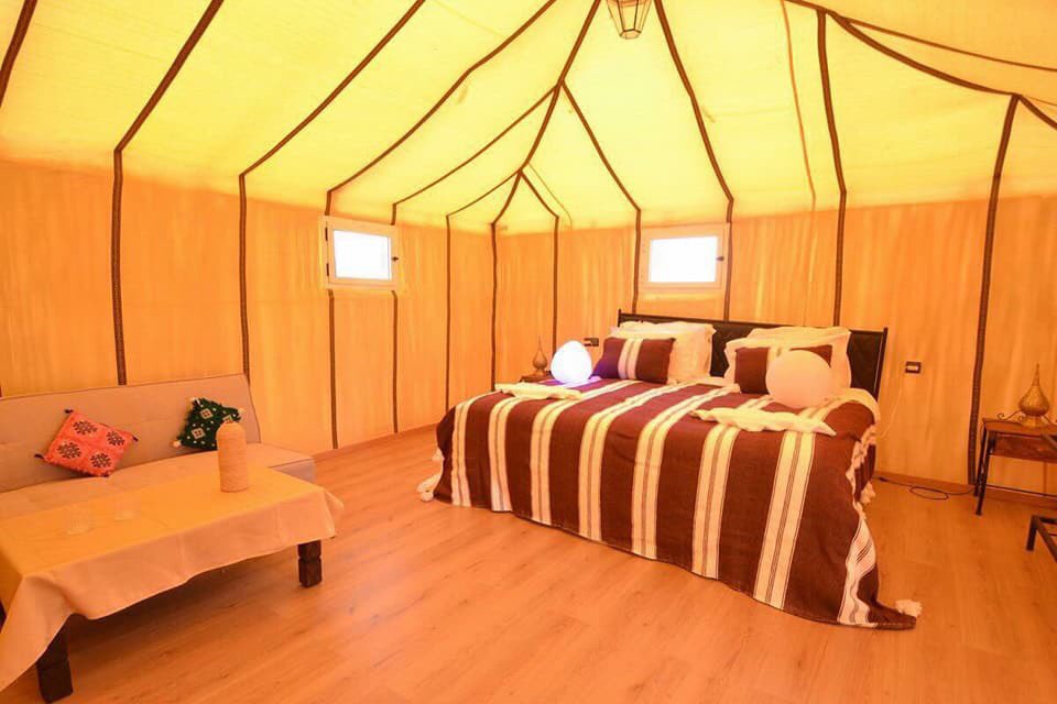 MarruecosTotal's tweet photo. Nuestro nuevo campamento de lujo en el desierto.
Una noche inolvidable en jaima!!
Bienvenidos a todos!!!
https://t.co/Qbk9HZYapG https://t.co/BdyjKgF955
