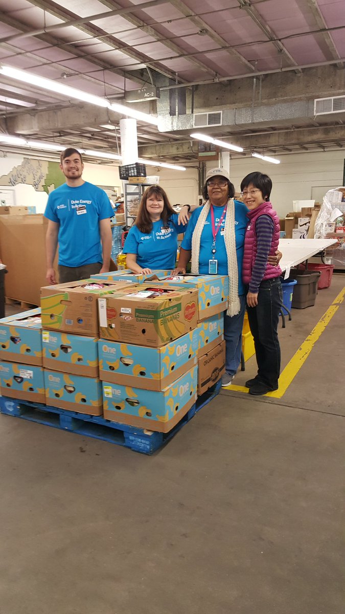 AprilBEngland's tweet photo. @DukeEnergy employees boxed 1500lbs @FoodBankCENC! That's 1263 meals! Woohoo! #WeAreDE #NoOneGoesHungry https://t.co/j26UaYPYro