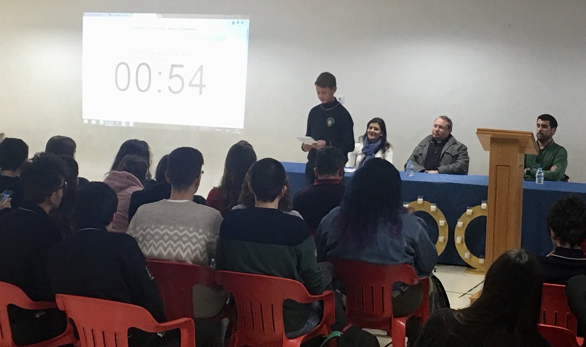 OratorioFestivo's tweet photo. Jóvenes oradores que defienden con contundencia y argumentos la tenencia responsable de animales en un minuto #soyoratoriano #OFSM100 #debate #oratoria #orihuela @todumh @UMHsalesas https://t.co/6v2bjtoojq
