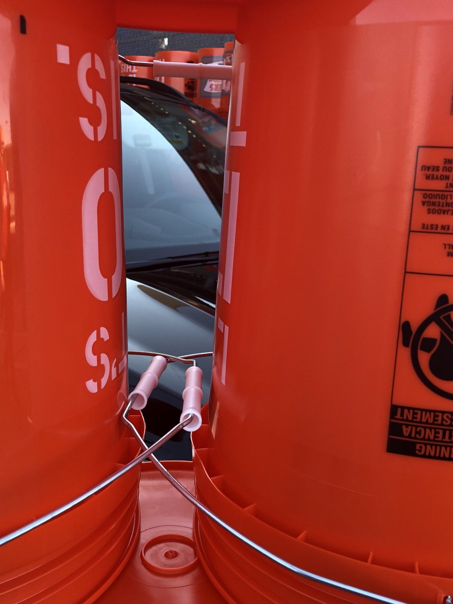 linda7664's tweet photo. Where’s Aimee’s car???? You are going to be missed!!! #noshrinkwrap #hidingbehindbuckets https://t.co/AOhYhKz909