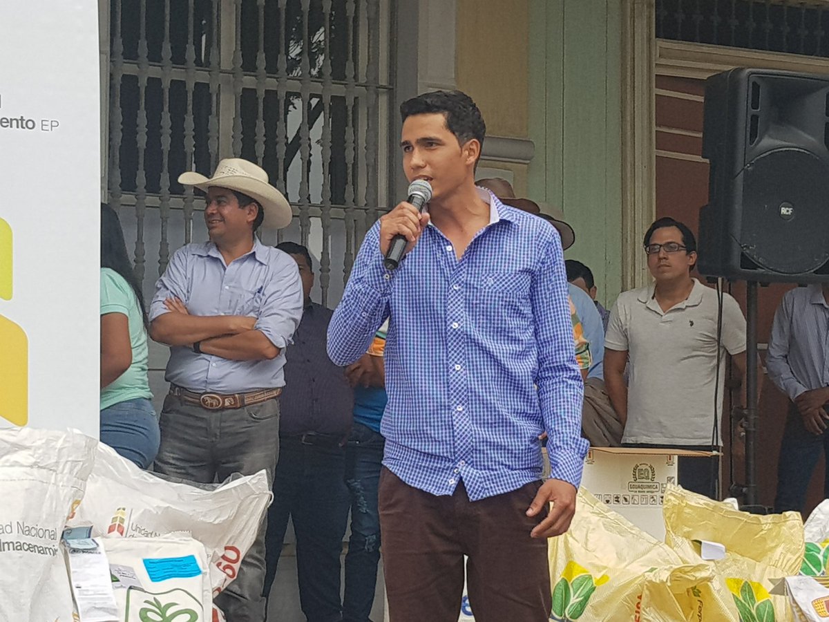 AgriculturaEc's tweet photo. "Por primera vez me siento apoyado por el Gobierno Nacional para desarrollarnos en el sector" Omar Avilés, productor #KitsInvierno2018 https://t.co/V1hGoLkJUj
