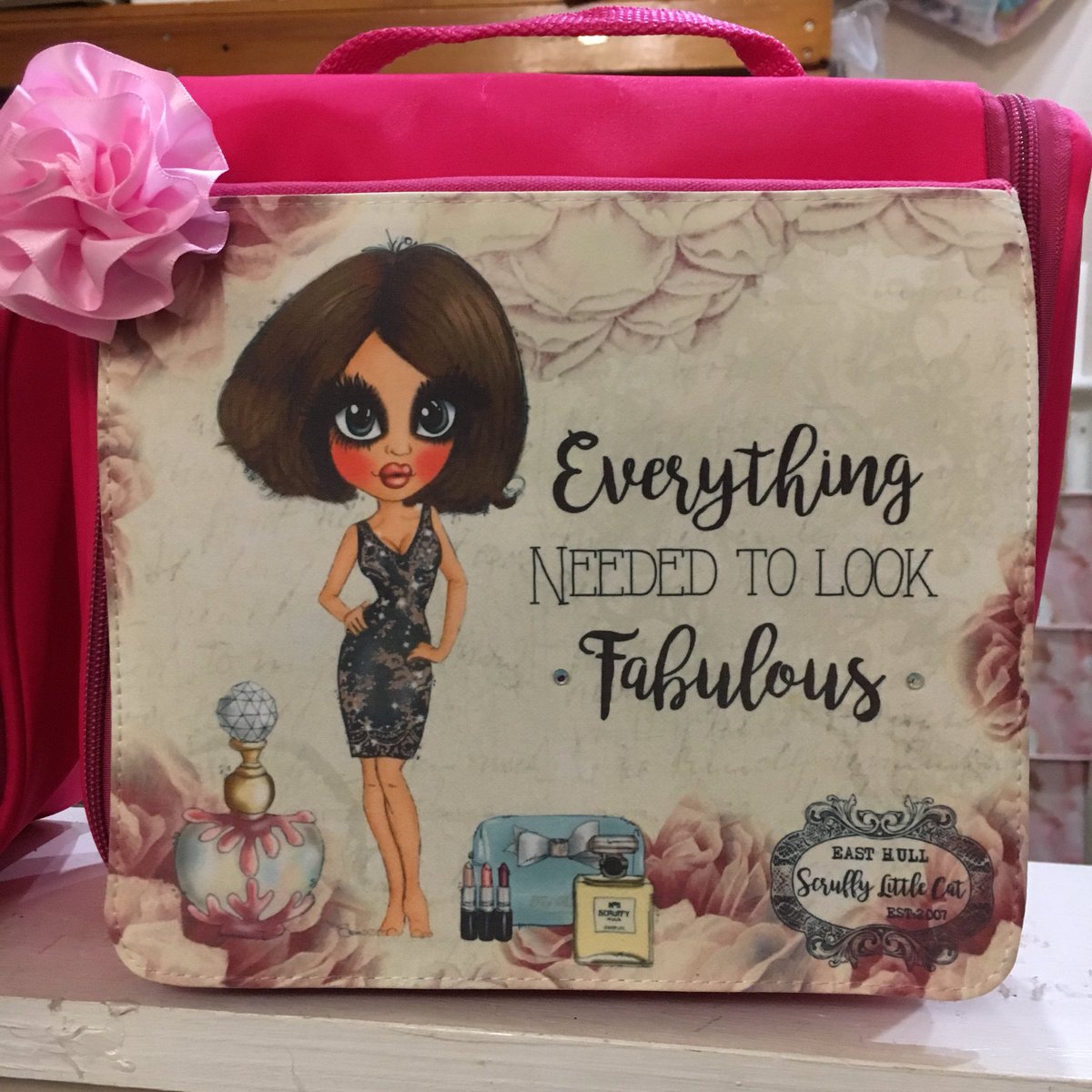 SLCstore's tweet photo. We literally have a couple of these left in the store. Call us in morning - should you want one. #WashBag #Selfie #Glam #ScruffyLittleCat £20 - 01482 707249 xx https://t.co/VIJXl1FwzG