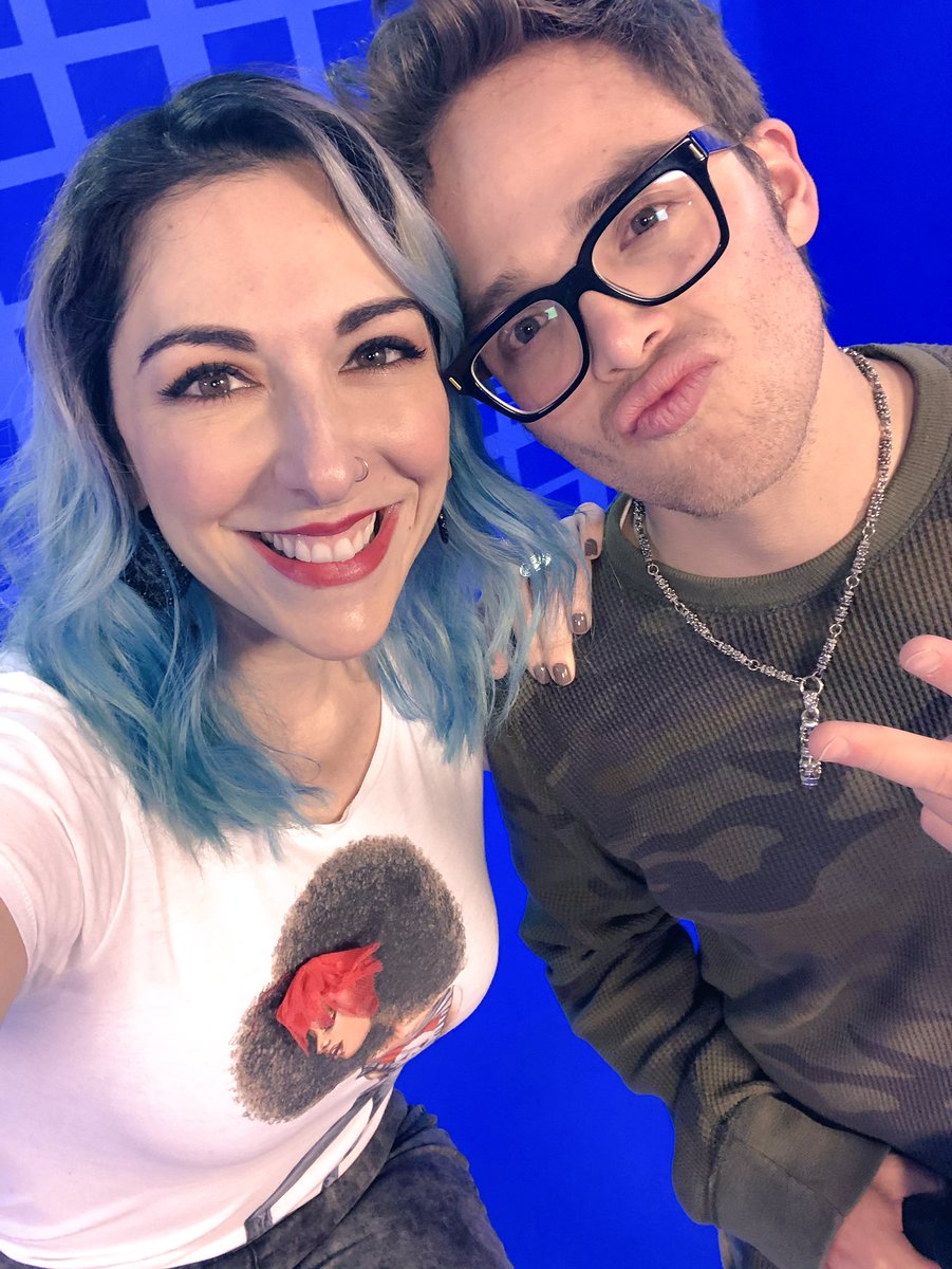 SandraCorcuera's tweet photo. Hoy me cayeron de sorpresa @yuremrojas y @DanielaFainus 😍
#últimosprogramas 😭 @RMScanal https://t.co/dtJwUJAS6P