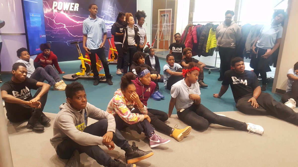 Parker_Panthers's tweet photo. Our 7th/8th grade students attended an interactive tour of the Smart Energy Hub at ComEd facility in Bridgeport. Students learned about how energy was produced as well as a ways to be more efficient and how evolution meters as well as the advancement of the Smart Grid. @ComEd https://t.co/VhsLUlkgc0
