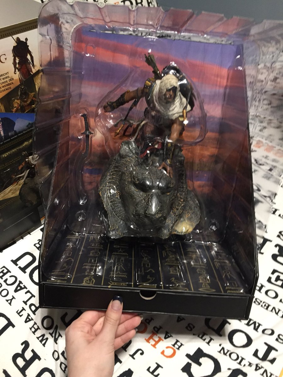 Ingrid_Lustig's tweet photo. early birthday present from my Boyfriend - @assassinscreed #GodEdition 😱❄️🎉 https://t.co/pO1kYeieC9
