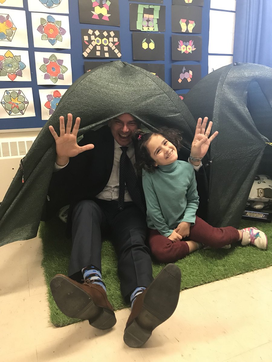 paul_dasilva12's tweet image. #SelfReg at work @HuntingtonRidg1 supporting our small friends keep #calmalertandlearning #weteachhumans @wonderstaples #peel21st @PeelSchools