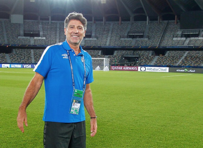 ELE FICA! Tricolor acerta renovação com o técnico Renato Portaluppi por mais uma temporada! gremio.net/news/view.aspx… #Gênio #HomemGol