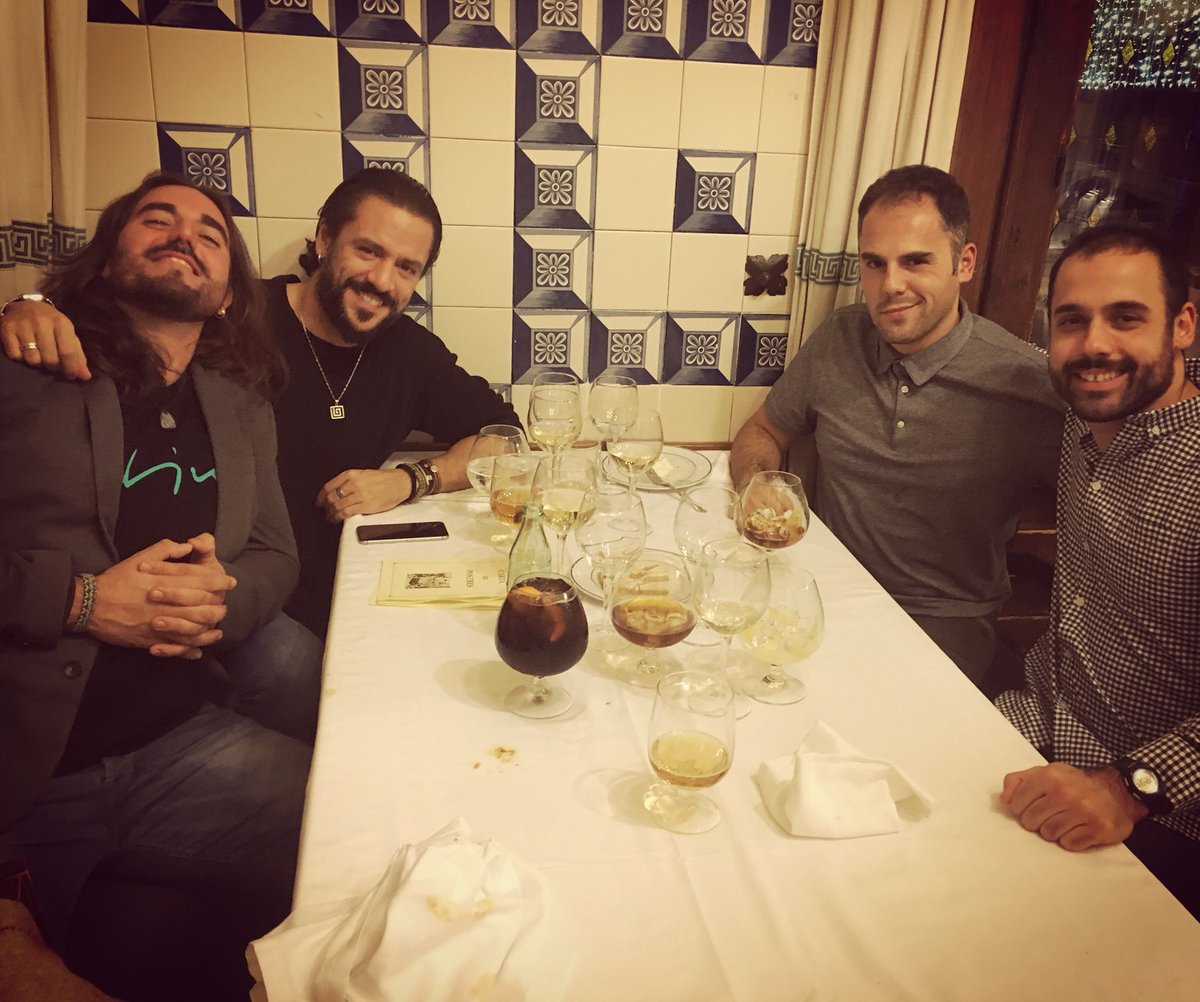 andressuareztwi's tweet photo. Ahora si: #FelizNavidad 
#masallademiscanciones #eocarallo29 #quendixomedo https://t.co/UZoLbALT12