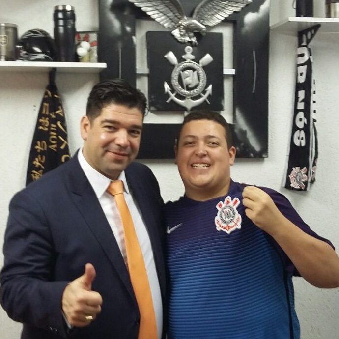 Hugo85733158's tweet photo. Parabéns que Deus continue te abençoado mais e mais pra sempre Meu Amigo Bispo Jayme 🎂🎂🎂🎂🎂👏👏👏👏👏🎉🎉🎉🎉🎉 #corinthians #vaicorinthans #timão https://t.co/rk6gH50dgX