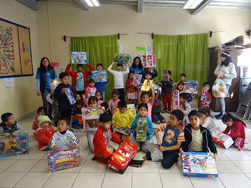 FundCANIETI's tweet photo. Entrega Fundación CANIETI juguetes a niños afectados por sismo del #19S - https://t.co/ubMxHrwC18 https://t.co/Upy0krZws0